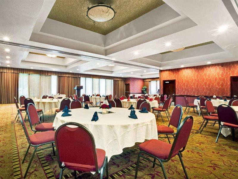 Ramada By Wyndham Tukwila Southcenter Otel Dış mekan fotoğraf