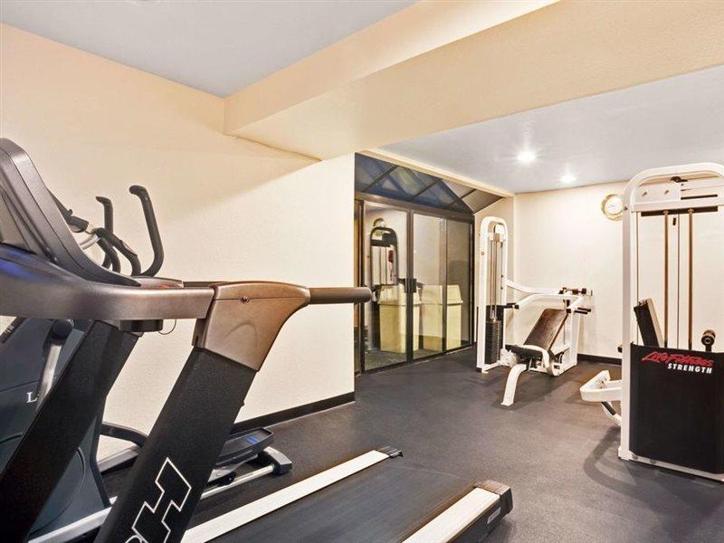 Ramada By Wyndham Tukwila Southcenter Otel Dış mekan fotoğraf