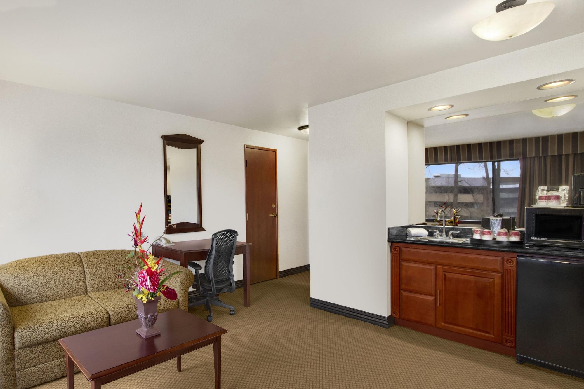Ramada By Wyndham Tukwila Southcenter Otel Dış mekan fotoğraf