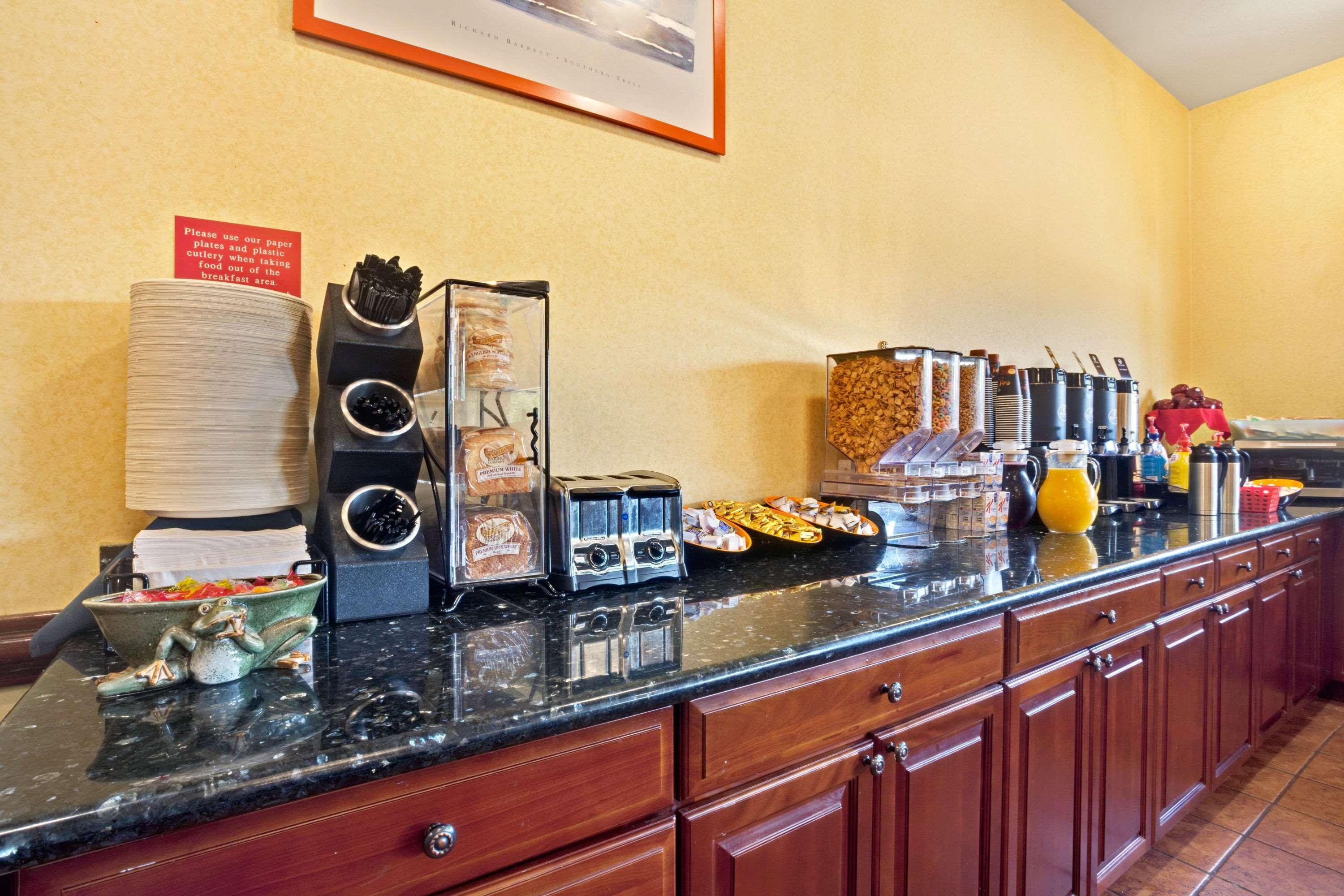 Ramada By Wyndham Tukwila Southcenter Otel Dış mekan fotoğraf